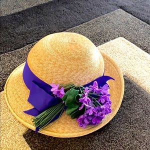 Woman’s dress hat